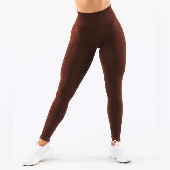 AMPLIFY CONTOUR LEGGING - Picture 2 of 9